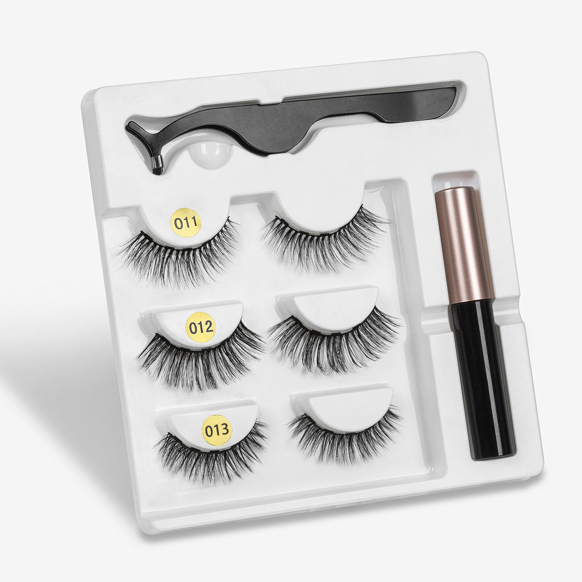 Pairs Of False Eyelashes With Magnets In Fashion